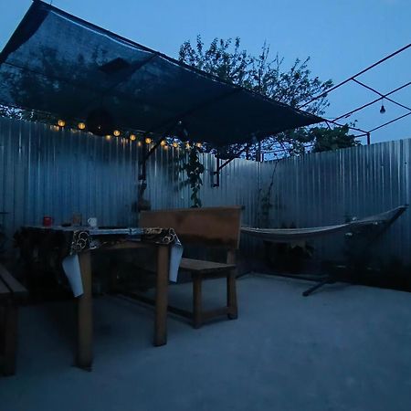 Stuffstock Hostel Сулина Экстерьер фото
